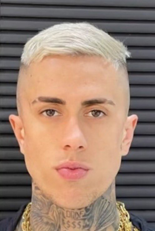poptime's tweet photo. Esse é o antes e depois do MC Daniel após procedimentos estéticos. https://t.co/1VlrtMjSha