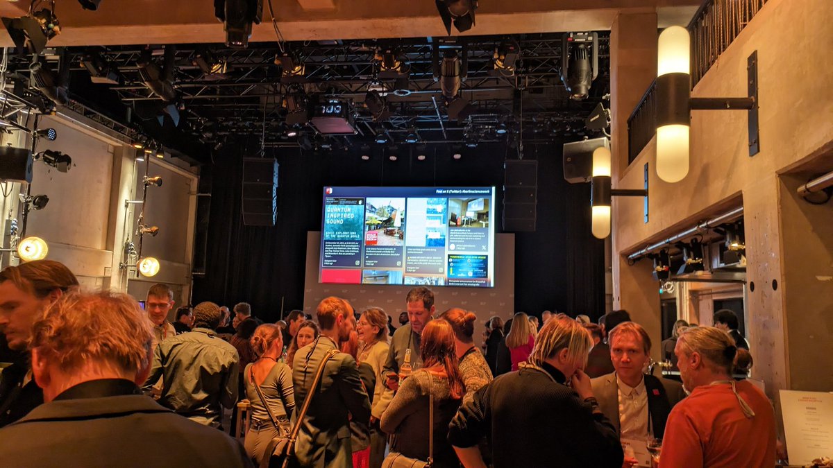 DrHammersley's tweet photo. Whoop whoop, I spot a #FuturePub Berlin banner in the bottom right :) #berlinscienceweek @digitalsci @FunSizeSuze https://t.co/hk1yfY69Ox