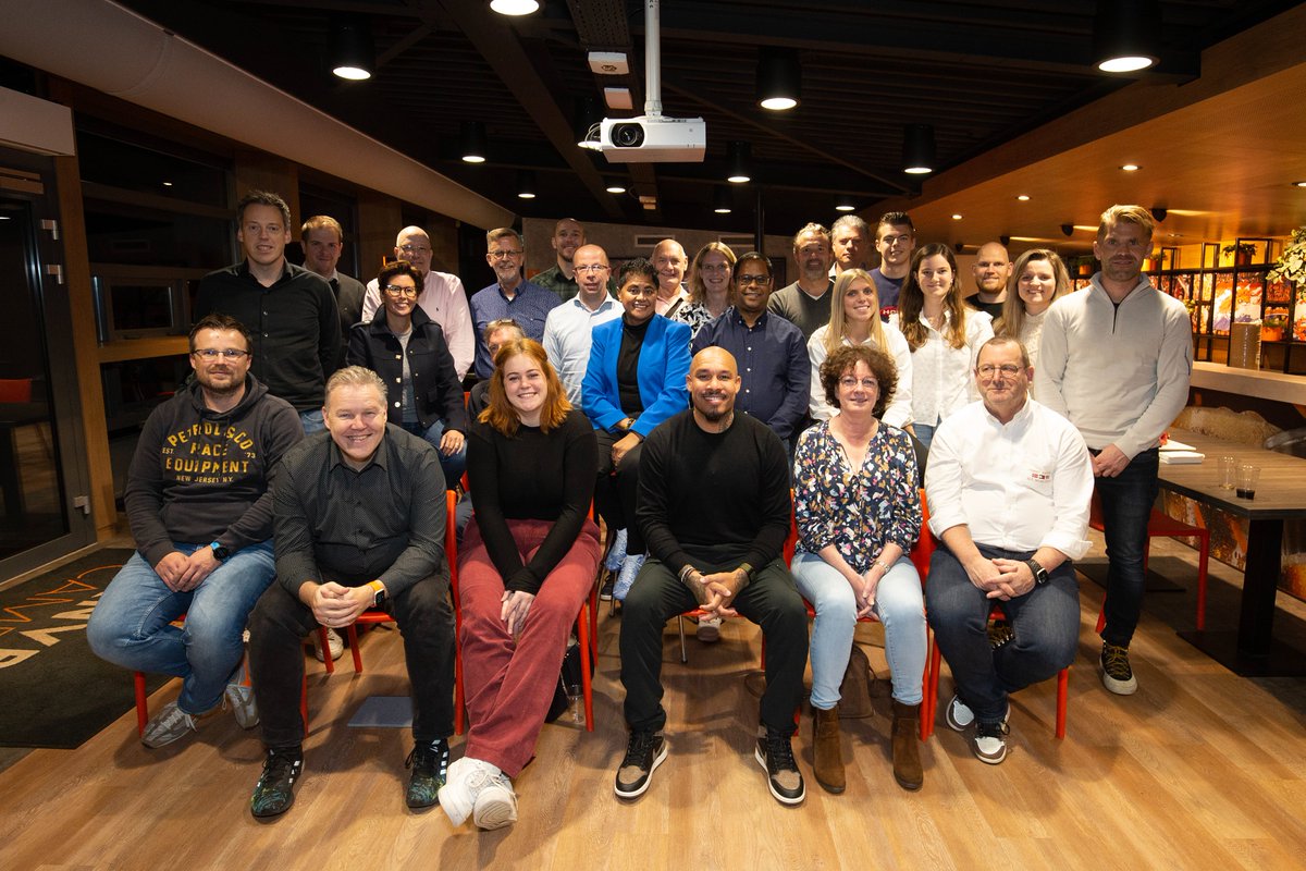 KNVB's tweet image. Zonder vrijwilligers geen wedstrijden! 🤝

Gisteravond bedankten we de vrijwilligers die bij wedstrijden van de nationale jeugdelftallen hun steentje hebben bijgedragen. 🧡