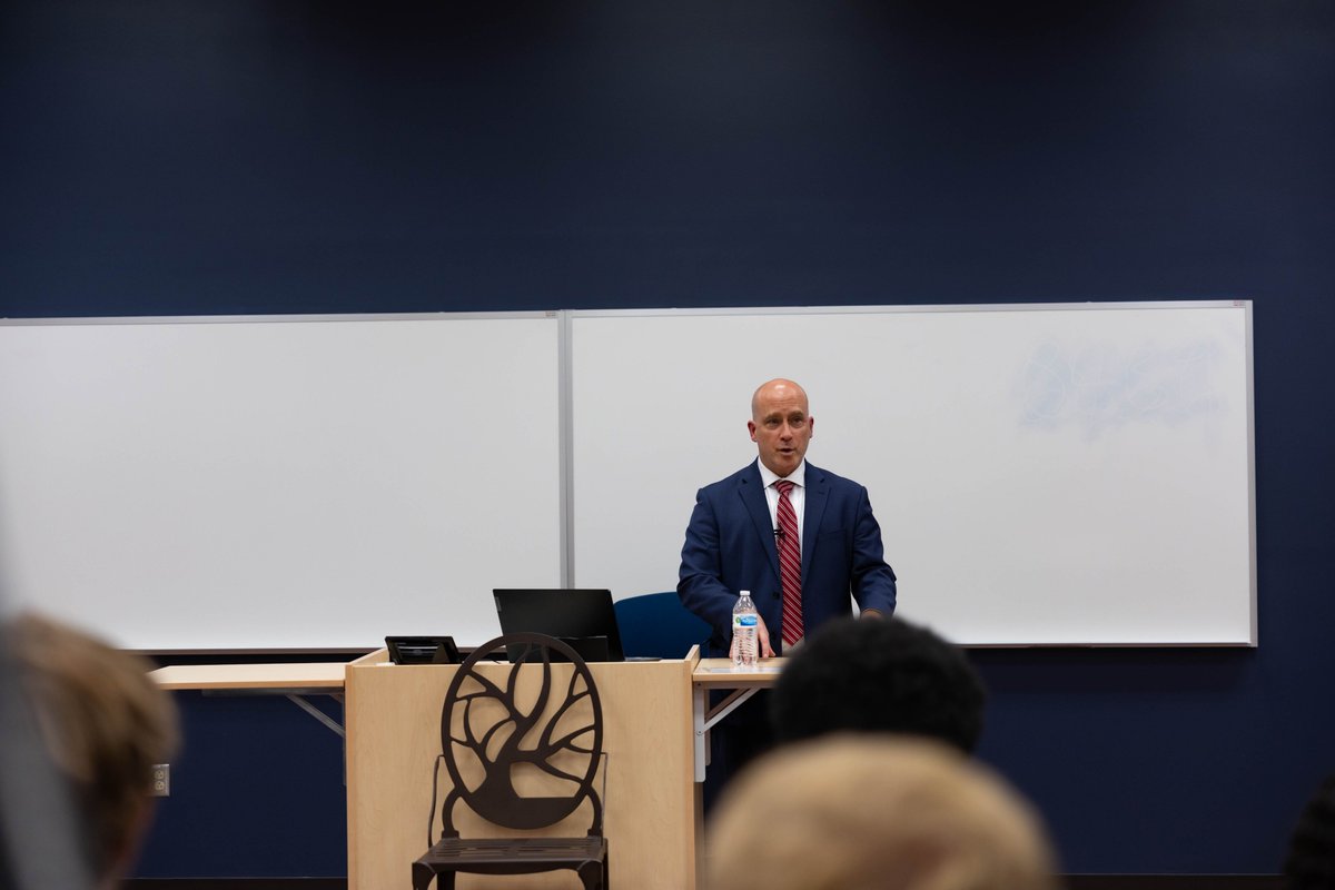 .@ProvMagazine editor @mlivecche recently visited @LibertyU to lecture on Just War Theory. Thanks to @BeckyMuns for the invitation. Providence regularly sends scholars to schools around the country to discuss Christian Realism and related topics.