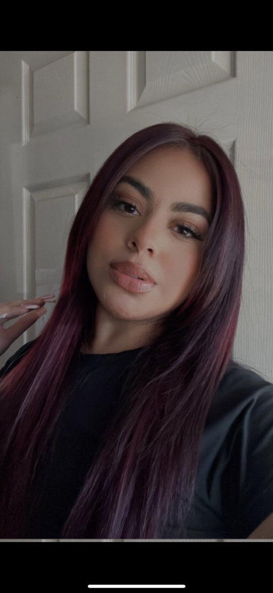 brndv_'s tweet photo. Are we still on here 💋 https://t.co/KNjwm9jqc7