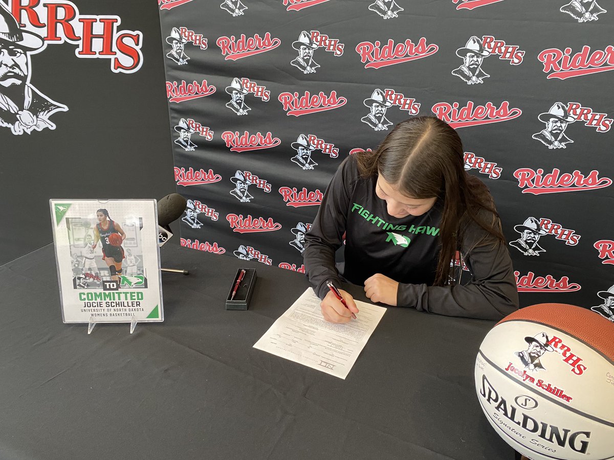 RRHSactivities's tweet photo. Jocie Schiller
RRHS ➡️ University of North Dakota
⛳️Womens Basketball 
✅Signed
#RideOn #NLIsigning @RRHS_gbb https://t.co/SxOcJ6ThSX