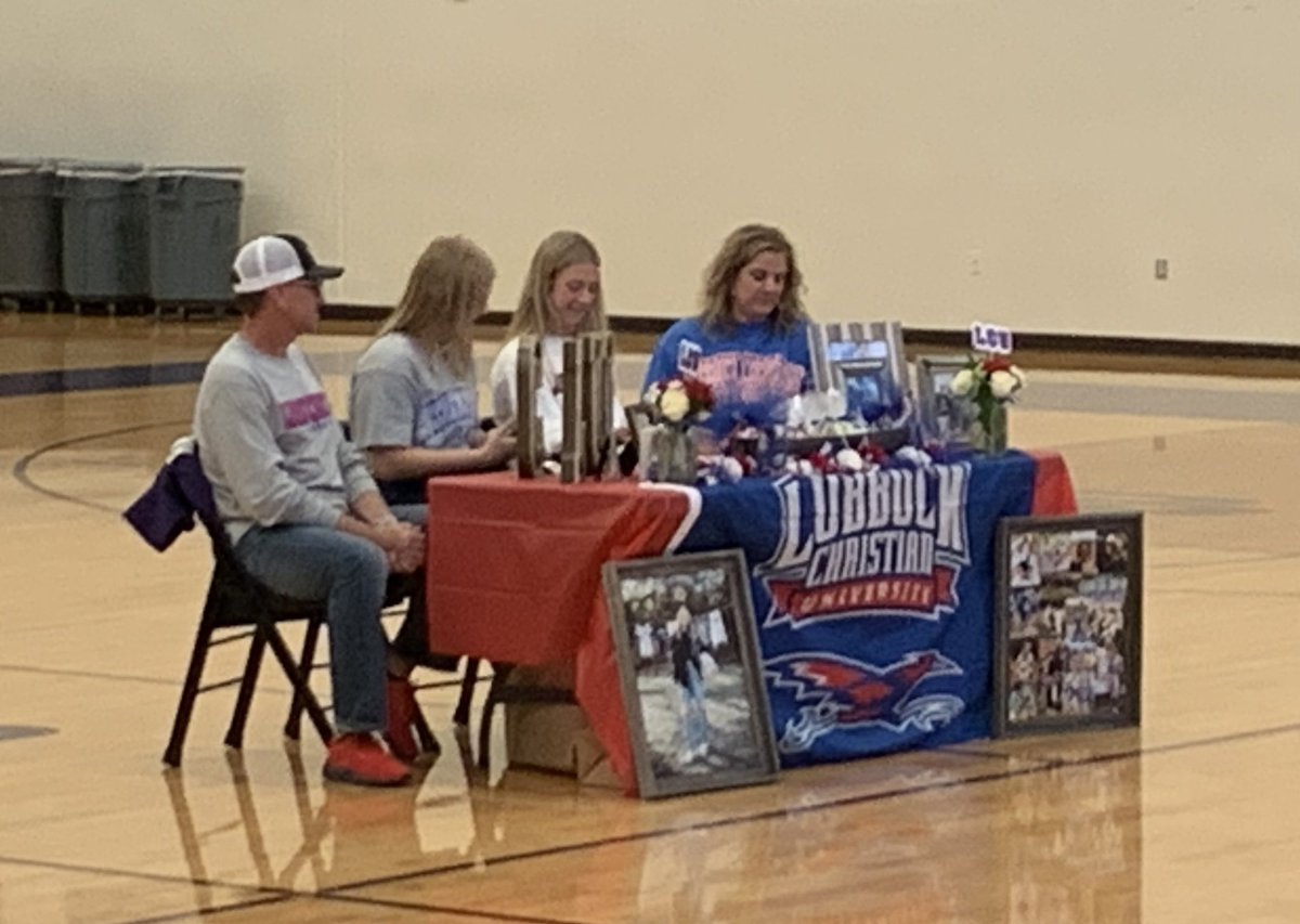 This is the part I love most about coaching young ladies. Watching them achieve their dreams and continue their academic and athletic talents at the next level. I love being a coach!!! So so proud of you <a href="/kendall_wardd/">Kendall Ward</a> ❤️