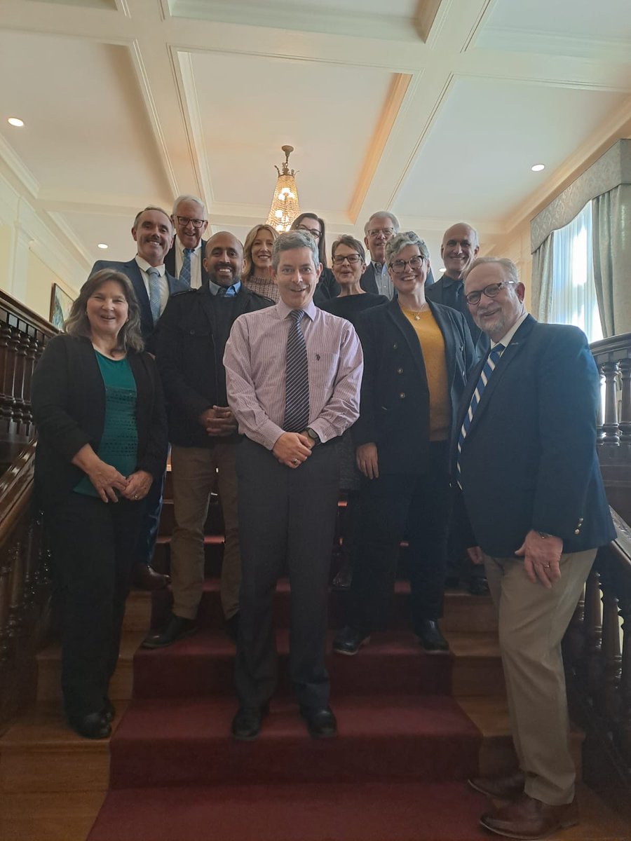 El Consejo Consultivo Profesional de Kent State University, visitó la Embajada del Ecuador para dialogar sobre cooperación en temas de educación y capacitación, buscando nuevas maneras de colaboración mutua en @ beneficio del país <a href="/uees_ec/">Universidad Espíritu Santo</a> <a href="/kentstate/">Kent State</a>