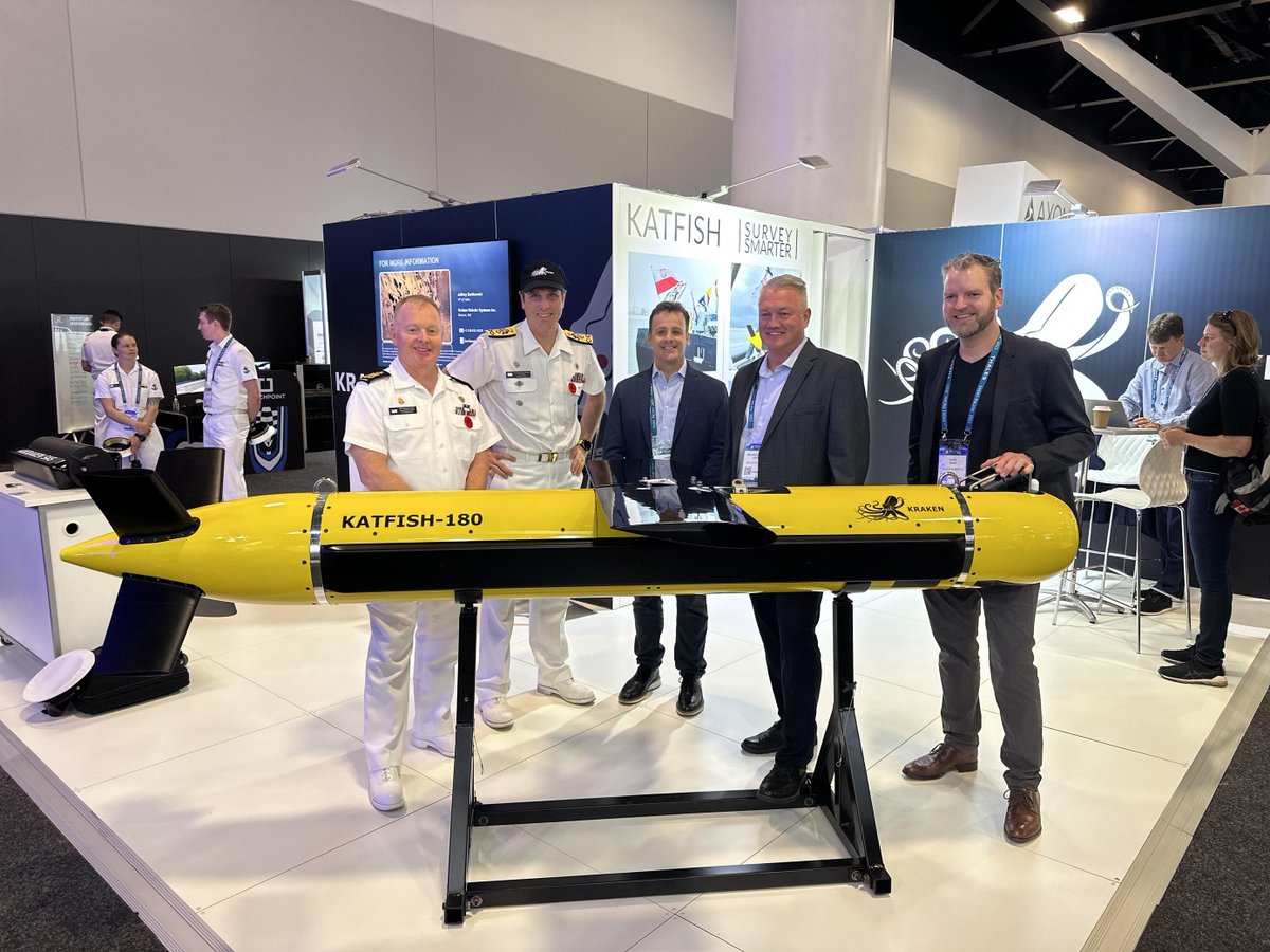 KrakenRobotics's tweet photo. As we head into the final day of Indo Pacific 2023, at the International Conference Centre, Sydney, we were honoured to host the Commander of the Royal Canadian Navy at our booth alongside the KATFISH model.
#KrakenRobotics #IndoPacific23 #UnderwaterTechnology #SASTechnology https://t.co/NC3LLy54NL