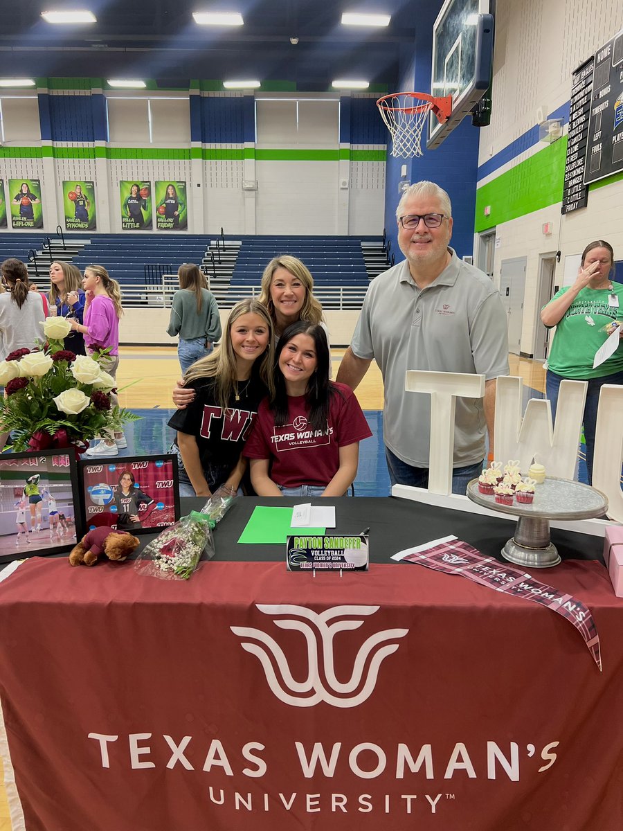 TAVVolleyball's tweet photo. #TAVSigningAlert: Congrats to #TAV18Blue athlete Payton Sandefer   (Eaton  HS) for signing with Texas Woman's University! #GoTAV https://t.co/plkN8bcGU5