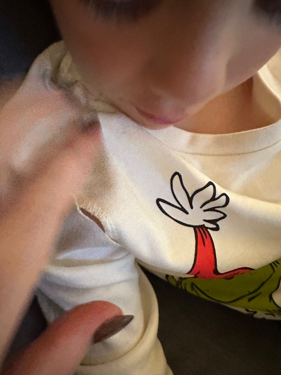 anneliselorr's tweet photo. @HelpAtGeorge received my order today &amp; it’s damaged. There’s a rip in the pyjama top and black marks on the shoulder. I don’t know how your staff can be so careless! Please can you deliver a different pair. https://t.co/ptS8Zn4PbG