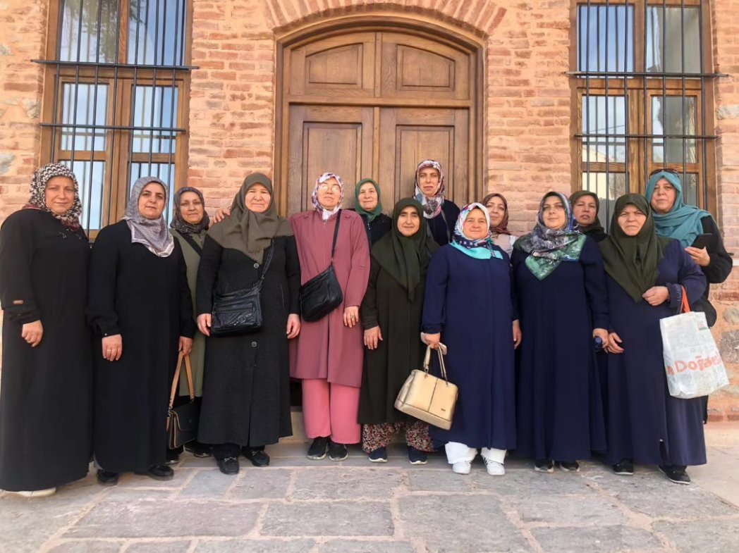 akkadinbilecik's tweet photo. Başkanımız @HasitMutlu  ,Pelitözü Mahalle Başkanımız Zeynep SEVER ve Mahallemizdeki hanımlarımızla ,Söğüt İlçemizde manevi ve tarihi gezimizi gerçekleştirdik.
#AKPARTİBilecikKadınKolları
@AKKADINGM @TOzcay @selvinazalan https://t.co/HH7NgmXYSl