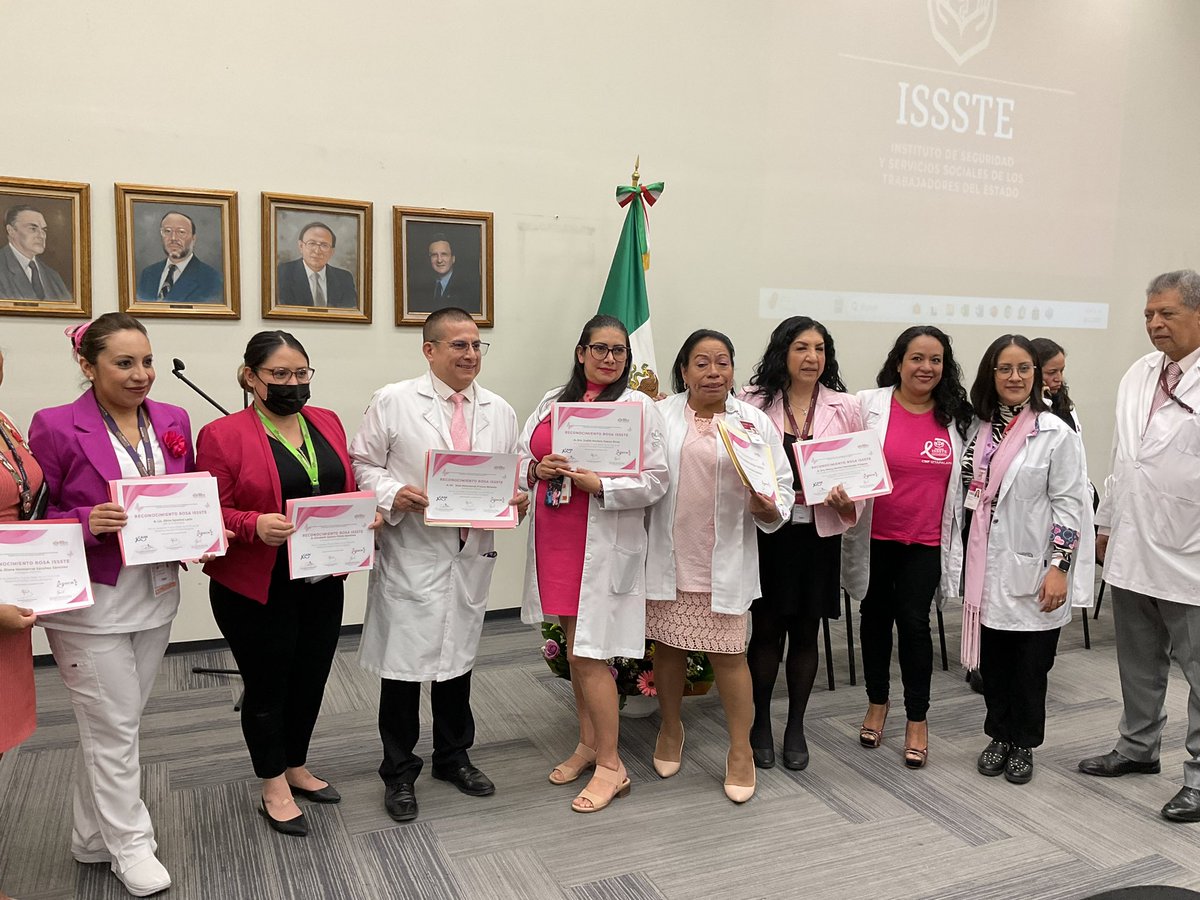 IsssteZOriente's tweet photo. El día de hoy la Dirección Médica hizo entrega de reconocimientos Rosa por la campaña “FUERZA ROSA” donde la CMF Ermita Zaragoza fue distinguida por las acciones para la prevención del Cáncer de Mama. #NuevoIssste #TransformandoAlIssste https://t.co/wKUWOjCTCr