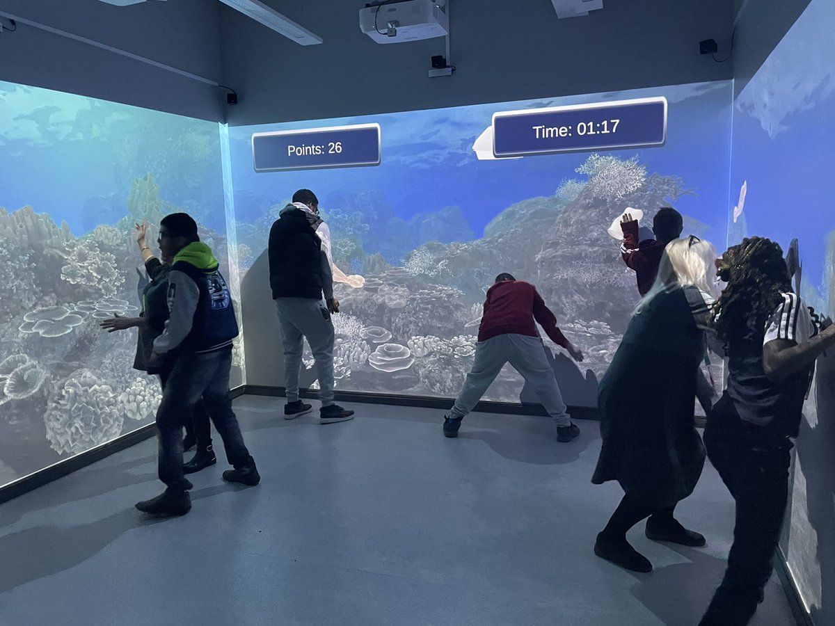 Such an amazing afternoon @NottmCollege in our immersive classroom. Our students enjoyed meeting Iris the AI, breaking out of an escape room, helping the ocean become plastic free and an art project. The possibilities with this technology is endless! @rbuckleyuk @NCLearningTech