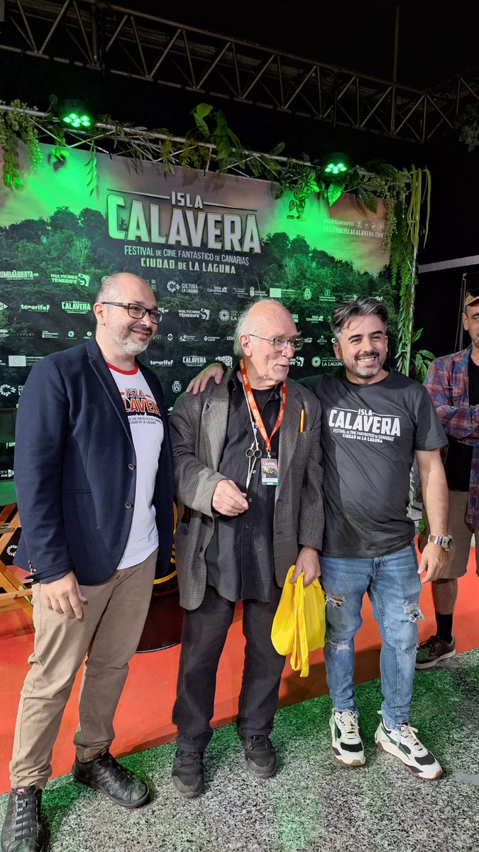 islacalaverafes's tweet photo. Y llega el esperado momento para todos los fanes... El encuentro con Colin Arthur y posterior firma de de autógrafos con la leyenda de los efectos especiales.
#Lahistoriainterminable #ColinArthur #islascanarias
@CulturaLaLaguna
@CabildoTenerife
#Tenerife #cinedeculto #ficción https://t.co/Kx5O38ppEP