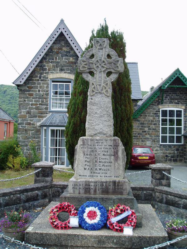 Remembrance Day, 1960. #Cemmaes, Montgomeryshire (now Powys). 

Colour photo - © Gethin Matthews (WMR-6841)