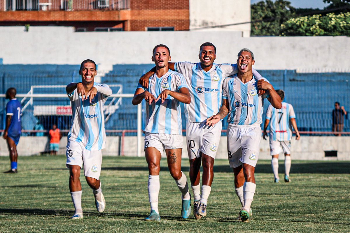 Macaeesporte's tweet photo. ⚽️ Fim de jogo na Rua Bariri, o Leão termina o campeonato Carioca da B1 vencendo a equipe do Goytacaz por 3x2!

Os gols do Macaé foram marcados por, Kauan, Alexandro e Maranhão.

Voltaremos mais forte. Vamos Leão! ⚪️🔵🦁

📸 Foto: Caio Fernandes / MAC. https://t.co/PVL91EdvyF