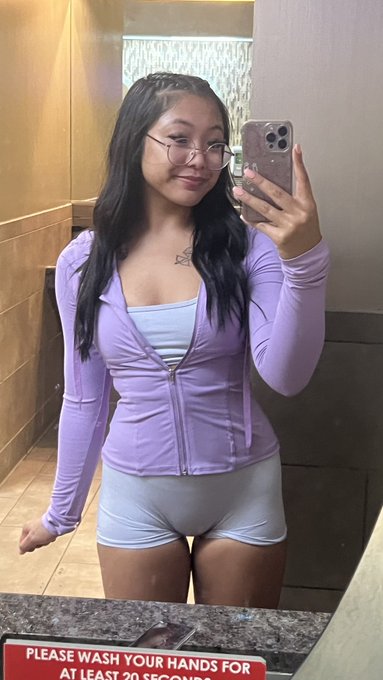 I love being the cutest slut at the gym 🩷 https://t.co/I223hngBPb