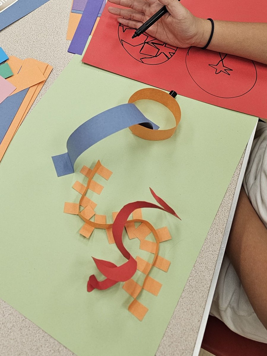 Twisting, folding, curling, cutting, looping, pleating rolling...our <a href="/NormantonCommon/">Normanton Common</a> artists created some AMAZING paper sculptures today, using lots of different techniques and all taking it in their own creative direction 🤩✂️📜
