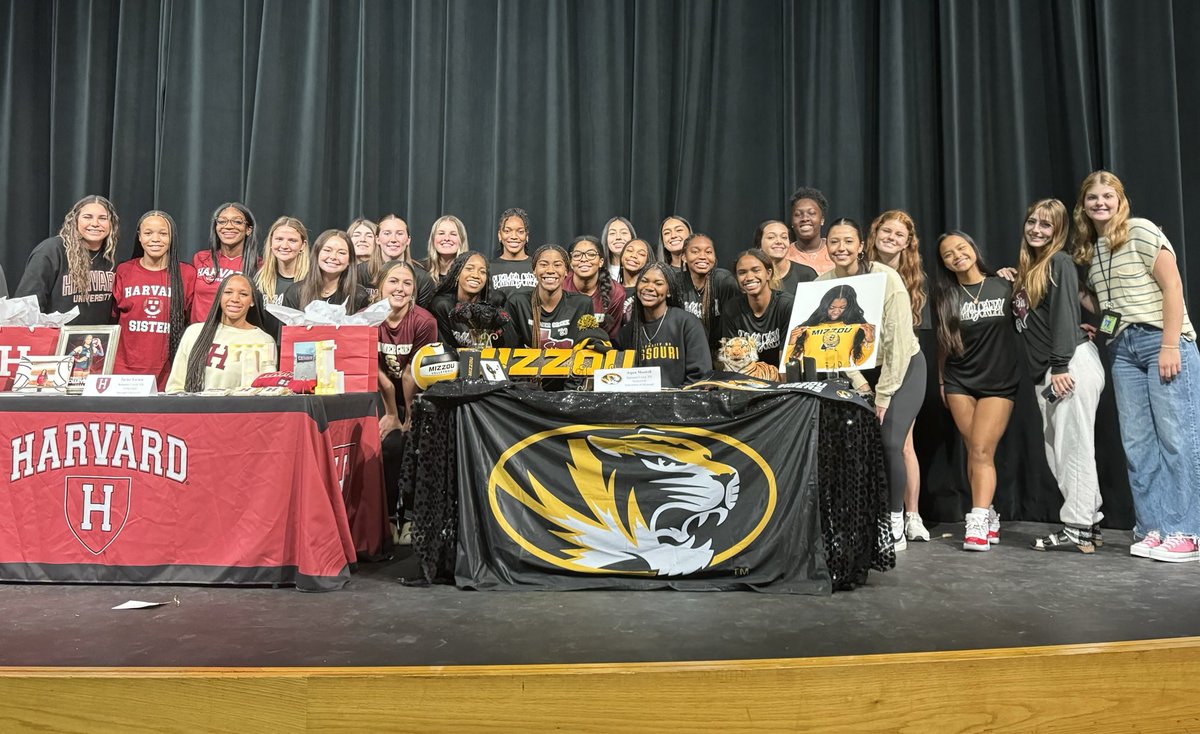 SCHS Volleyball (@summercreekvb) on Twitter photo Team celebration on your signing day! We love you and wish you nothing but the best in your future! 🥳👏🏽🍕<a href="/HumbleISD_SCHS/">Summer Creek High</a> <a href="/HumbleISD_Ath/">Humble ISD Athletics</a> <a href="/aspenmaxwellvb/">aspen🦋</a> <a href="/TaylorL2024/">Taylor Larkin</a> Team celebration on your signing day! We love you and wish you nothing but the best in your future! 🥳👏🏽🍕<a href="/HumbleISD_SCHS/">Summer Creek High</a> <a href="/HumbleISD_Ath/">Humble ISD Athletics</a> <a href="/aspenmaxwellvb/">aspen🦋</a> <a href="/TaylorL2024/">Taylor Larkin</a>