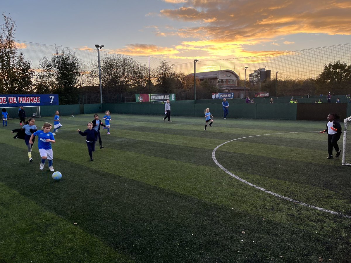 On Tuesday we had an amazing 27 schools attend our after school Girls Football league ⚽️⚽️⚽️ Thank you to all the schools &amp; parents who attended💪🏻 <a href="/cvlifeeducation/">CV Life Education</a> <a href="/SGOCoventryEast/">SGO Coventry East Stuart Davoile</a> <a href="/YourSchoolGames/">School Games</a> <a href="/Lionesses/">Lionesses</a> <a href="/CourthouseGrn/">Courthouse Green</a> <a href="/WillenhallSch/">Willenhall School</a> <a href="/ErnesfordPS/">Ernesford Primary</a> <a href="/SacredHeartCov/">Sacred Heart School</a>