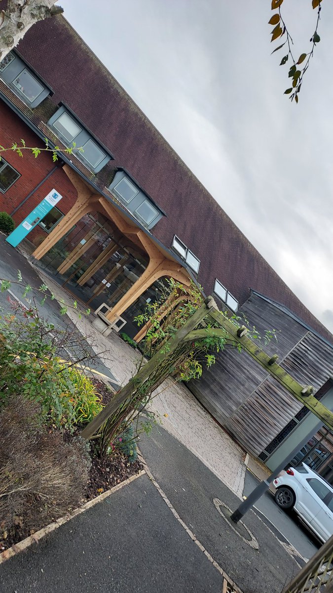 1974rapport's tweet image. Spend the day back at @StRichardsHosp ( gorgeous facility!) with Sally &amp;amp; Hayley for some RPE face fit testing training... they absolutely nailed it 👏

Thanks for having us again and happy face fit testing 😷

#ffp3
#facefit