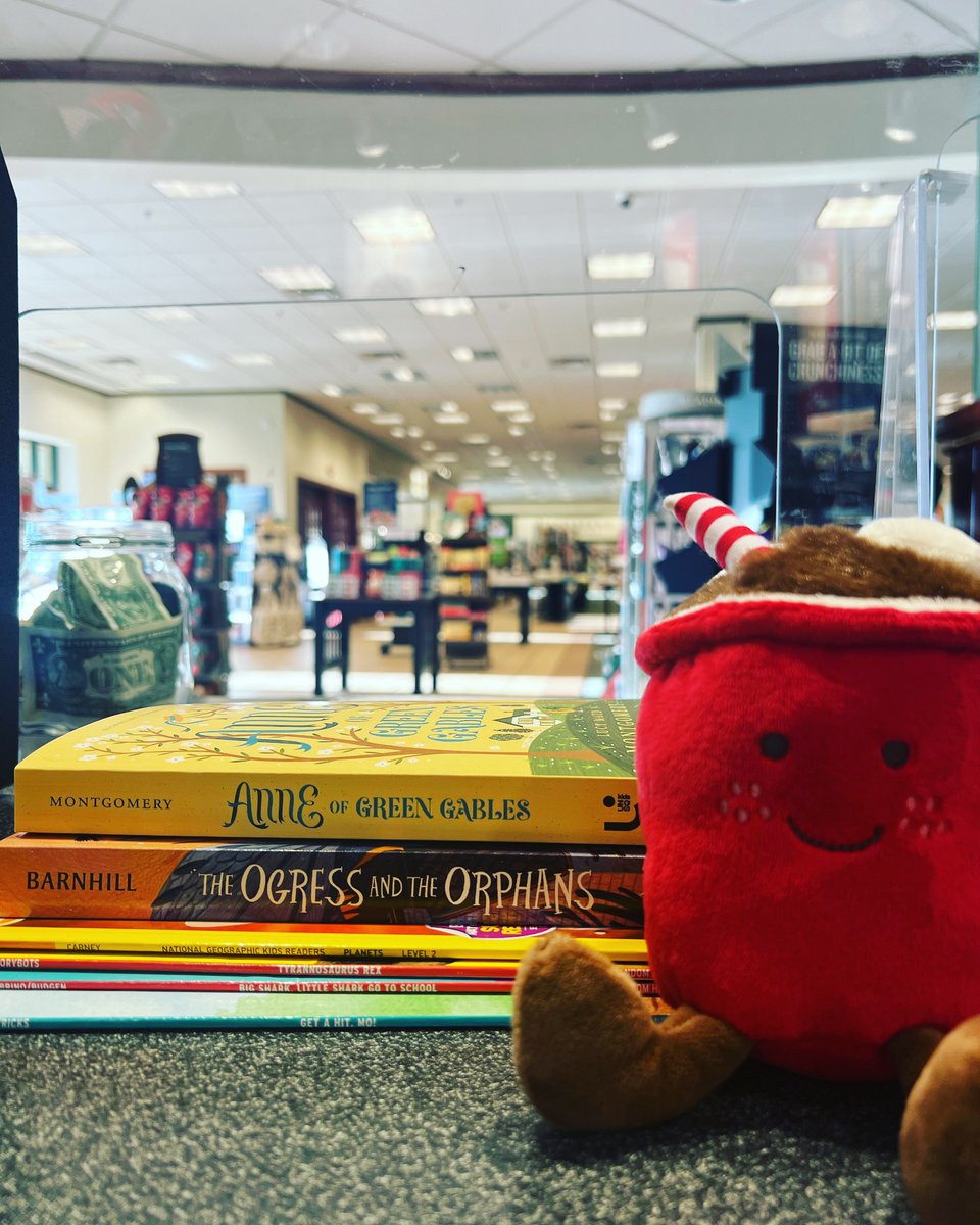 We’re about a week into our book drive for Manassas Park City Schools and we have reached 37 donations! Thank you for all your support so far! #seasonofgiving #bookdrive #bnbuzz