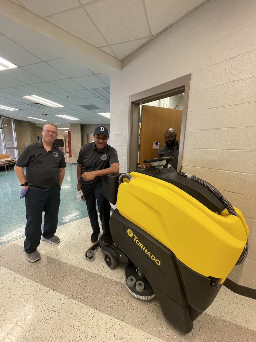 These men got a new toy! 🧹🧼🧽 Grateful for these humans (and those not pictured) who love what they do to keep our school running at its best! ⁦<a href="/LeaphartElem/">Leaphart Elementary</a>⁩ 🫶🏻💚