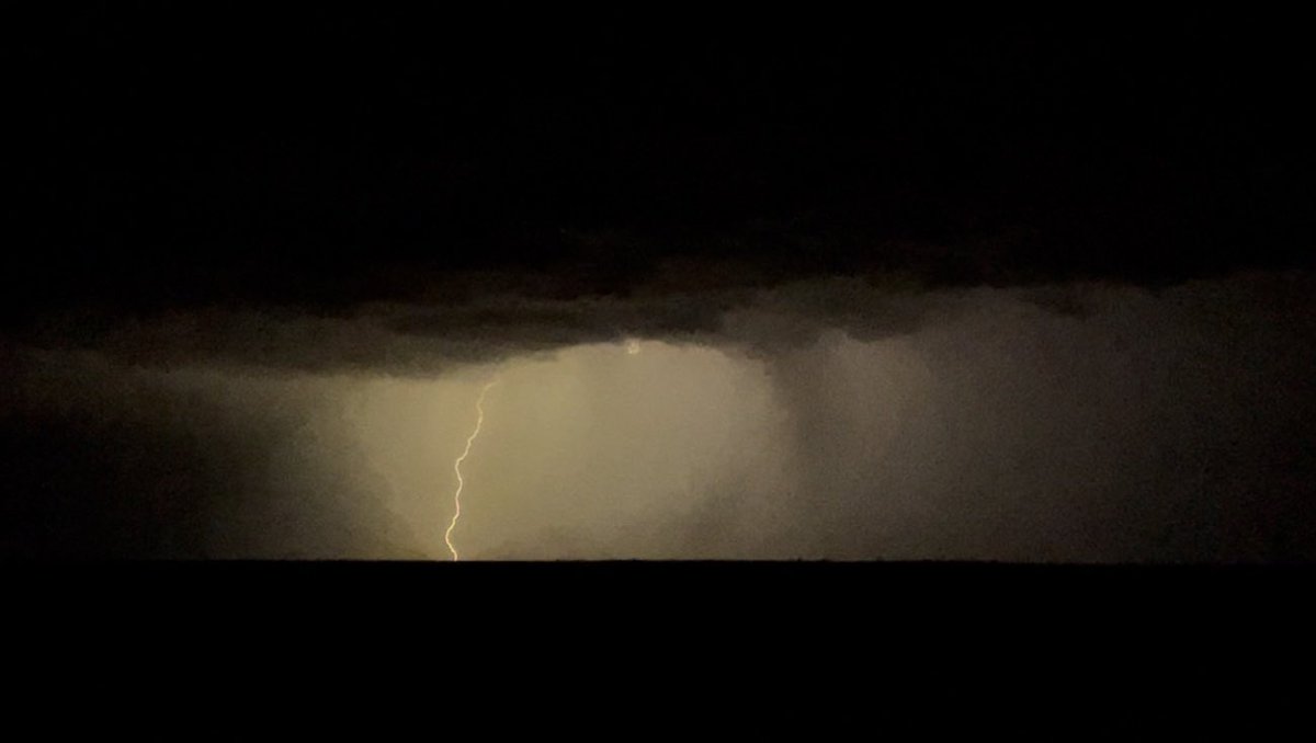pedionomus's tweet photo. A spectacular light show out on the plains last night.

Hopefully no fires resulted!

#lightning #lightningtracker #storms #weather #nswriverineplain #wandering https://t.co/3wwtPr5iKZ