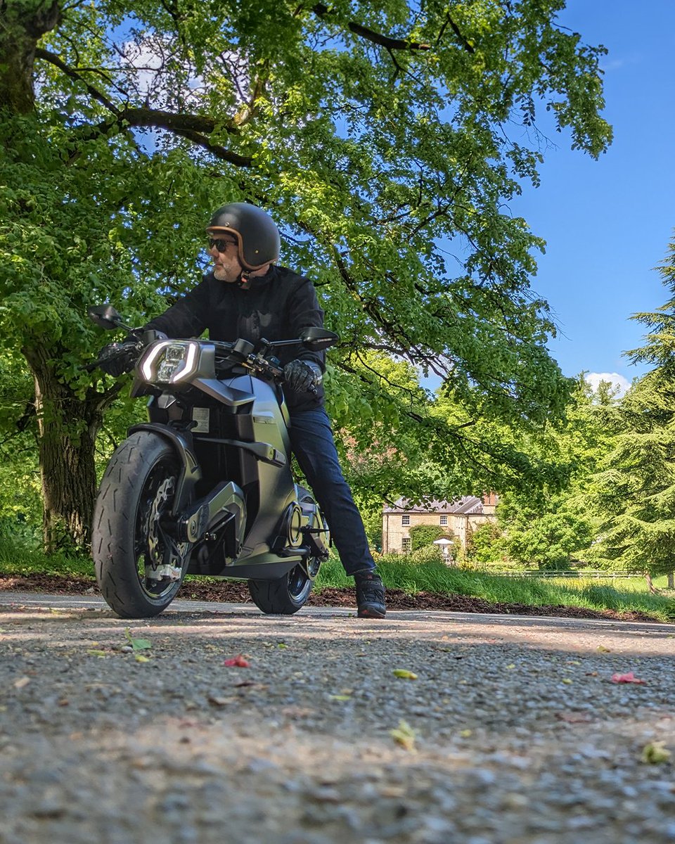 ArcVehicle's tweet image. Our very own Grand Design... ⚡️

#granddesigns
#channel4
#arcvector
#electricmotorbike
#adifferentroad