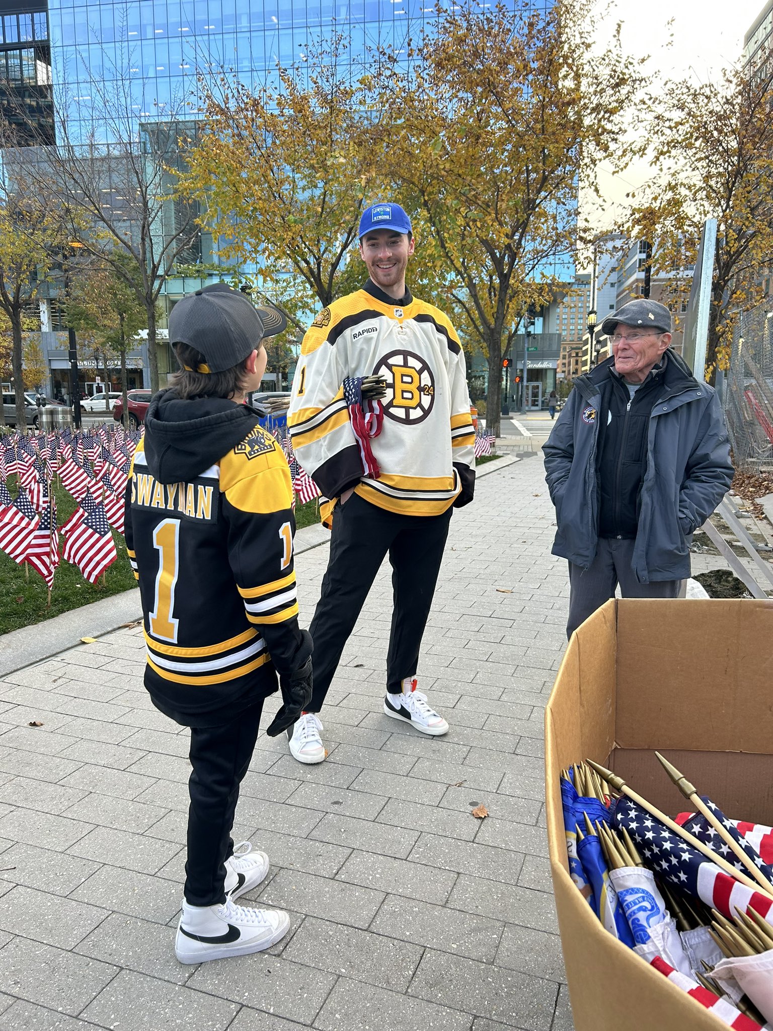 bruins veterans day jersey