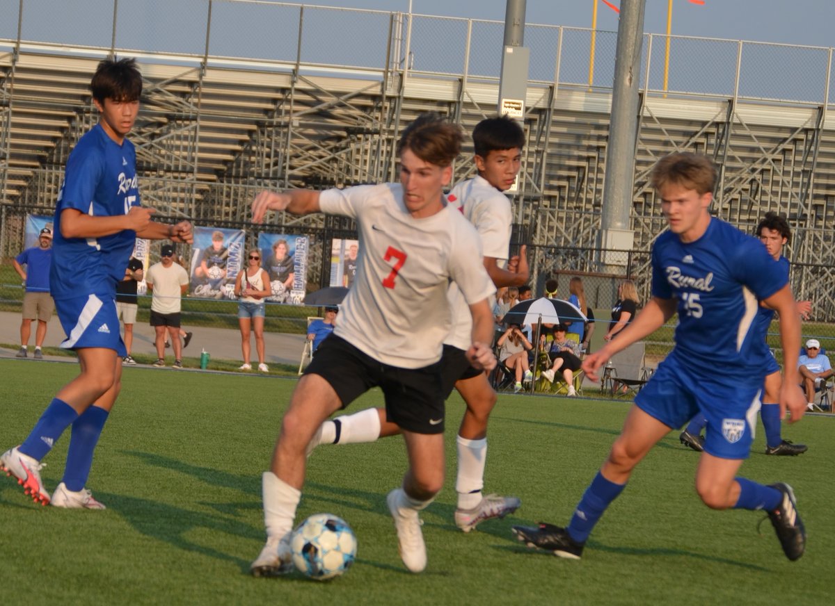 peterson_rick's tweet photo. Twenty city soccer players earn All-United Kansas Conference recognition, led by five first-teamers. @shhs_boys @SoccerSeaman @twestsoccer ...
https://t.co/e8LIsxfwOB https://t.co/NWX6wUaChh