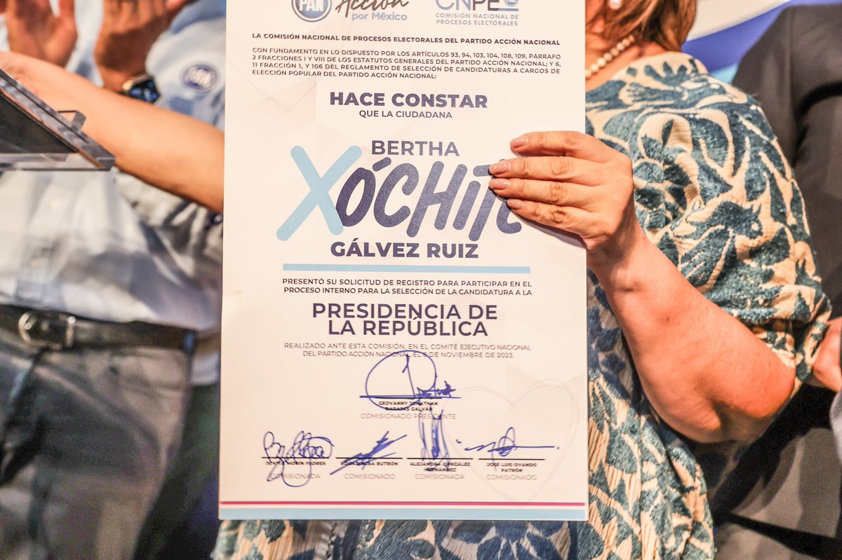 Vamos a construir el México seguro y con oportunidades que nuestras familias merecen.  ¡Gracias a <a href="/AccionNacional/">Acción Nacional</a> por abrirme las puertas💙 📷#PANConXóchitlAvanzamos en esta batalla por la libertad y la democracia.