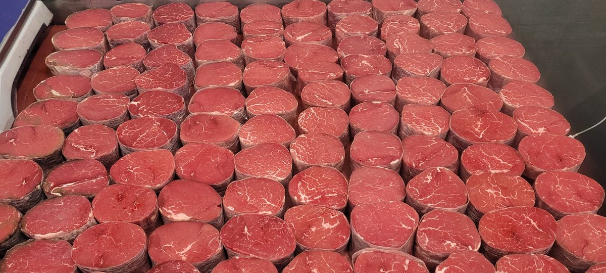 mccarthykanturk's tweet photo. 100 eight ounce fillet steaks were wanted. 100 exactly 8 once they got. not a job for amateurs. #filletsteak https://t.co/3F7notQNoE