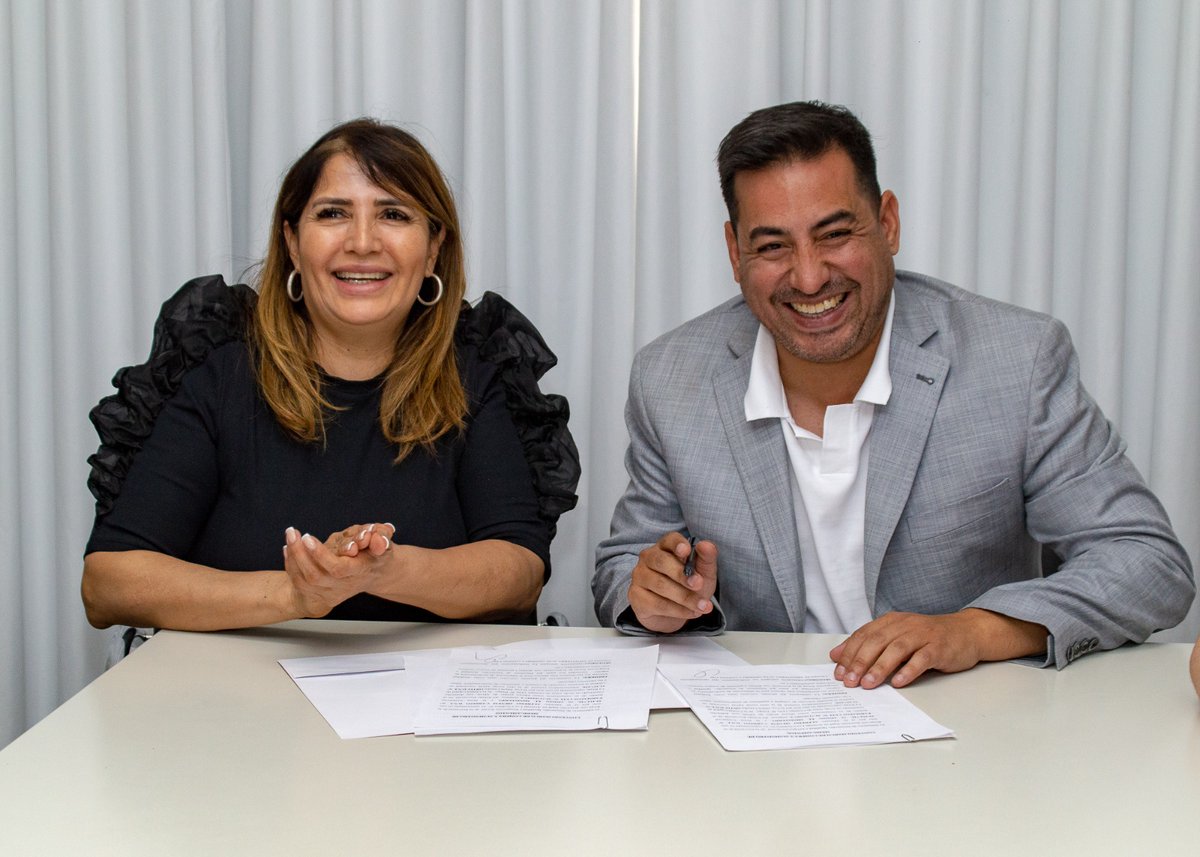 APOSLR's tweet photo. A partir de la firma del convenio con #Farmapos, el @LrDesarrollo garantizará la provisión de medicamentos de urgente necesidad a quienes más lo necesiten, mutualizados/as o no. (Hilo) https://t.co/yUIoPmkU1X