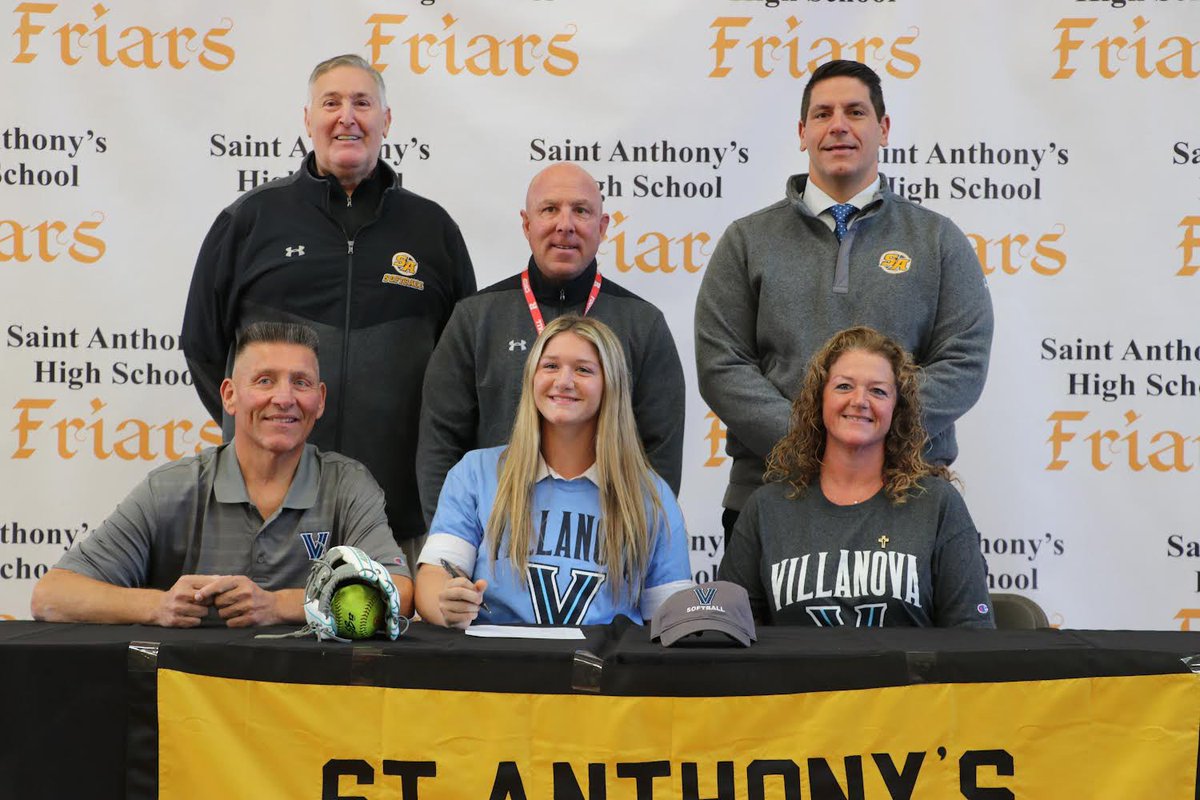 JaclynMorra's tweet photo. OFFICIALLY A WILDCAT!! I could not be more excited to finally get to this amazing school💙✌🏼✌🏼
Nova Nation= New Home🥎🥎
@VUSoftball @bridgetorchard @GLuety https://t.co/sLqIgdoBsN