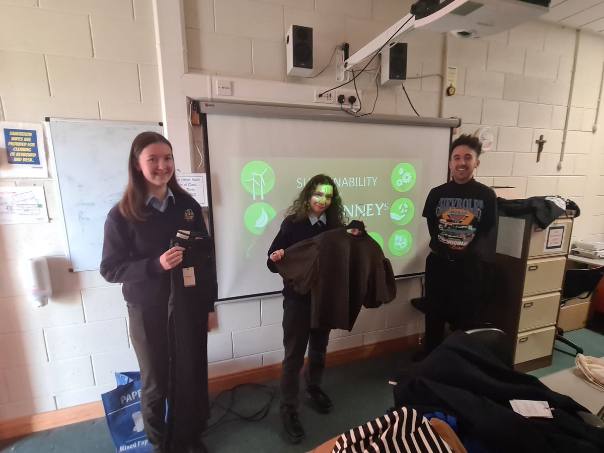 FinnValleyColl's tweet photo. Huge thanks to Richie Crawford @McElhinneys for his educational talk on #Sustainability Great to see all the good work @McElhinneys invest into a #GreenStore Thanks to Ms Murray for organising #ActiveListening #Insightful #GreenSchool #WeAreDonegalETB https://t.co/B6MOHUlNjx