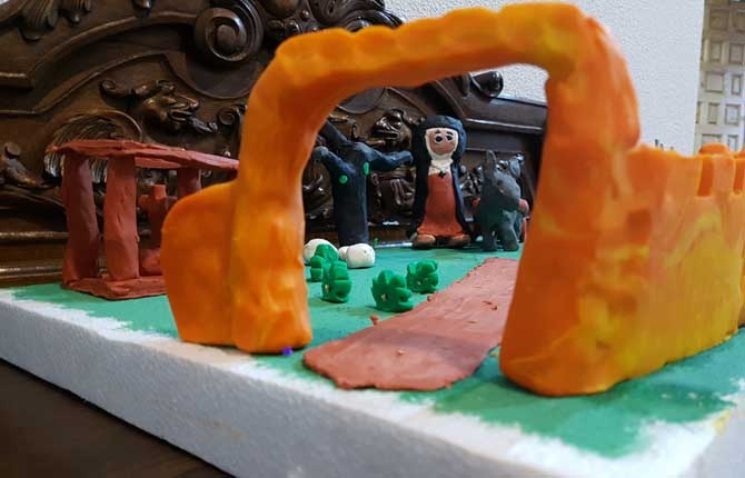 LuisValLe_A's tweet photo. ¡A mi también me tiene harto Mercado Libre! 😡
El día sábado 4 de Noviembre pedí una barrita de plastilina color naranja para terminar mi maqueta, pagué 11 pesos con 50 centavos y en lugar de eso me llegó un IPhone 15 pro max de 256 GB ¡Yo para qué quiero un iphone! ahora cómo termino mi maqueta 😡😡😡