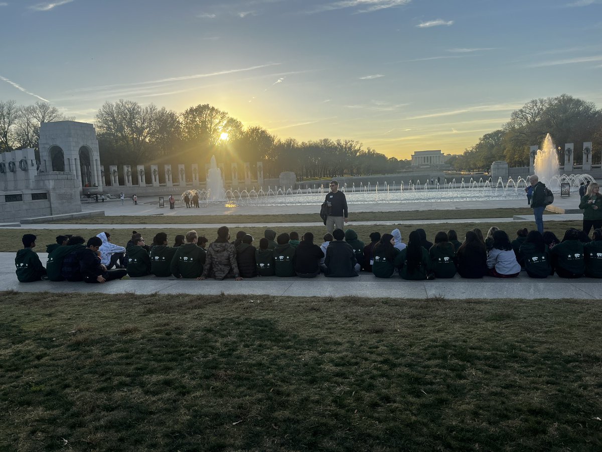 Bus 4 has arrived and currently at the World War II memorial#NoviDC23