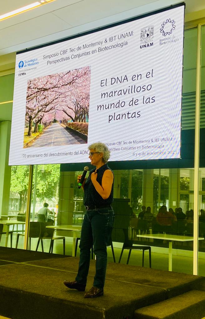 CBFTEC's tweet photo. "El DNA en el maravilloso mundo de las plantas" ponencia de la  Dra. Rosana Sánchez López IBT-UNAM en el marco del Simposium CBF Tec - IBT UNAM https://t.co/rezhAYN04h