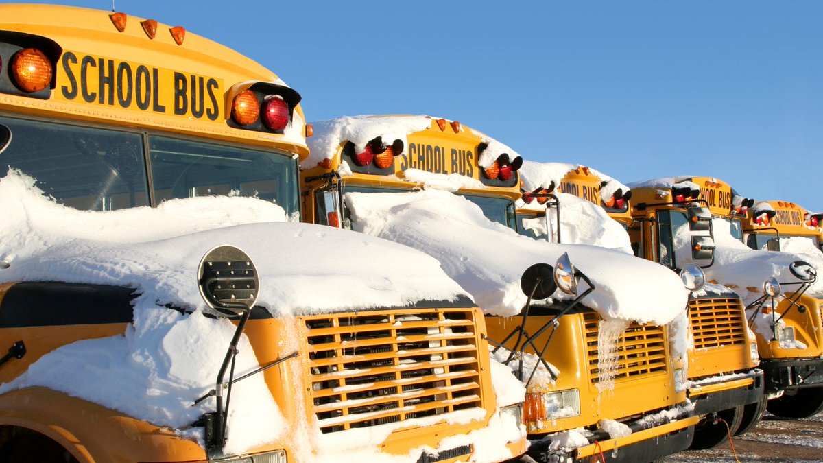 LimestoneDSB's tweet photo. Potential for winter weather is near, so we want to remind families how inclement weather days are handled in LDSB.   We consult with @triboardbus early in the morning to determine if offering busing is safe. Visit https://t.co/mKMa4drF84 to review our weather protocols. https://t.co/lu56vQOhSX