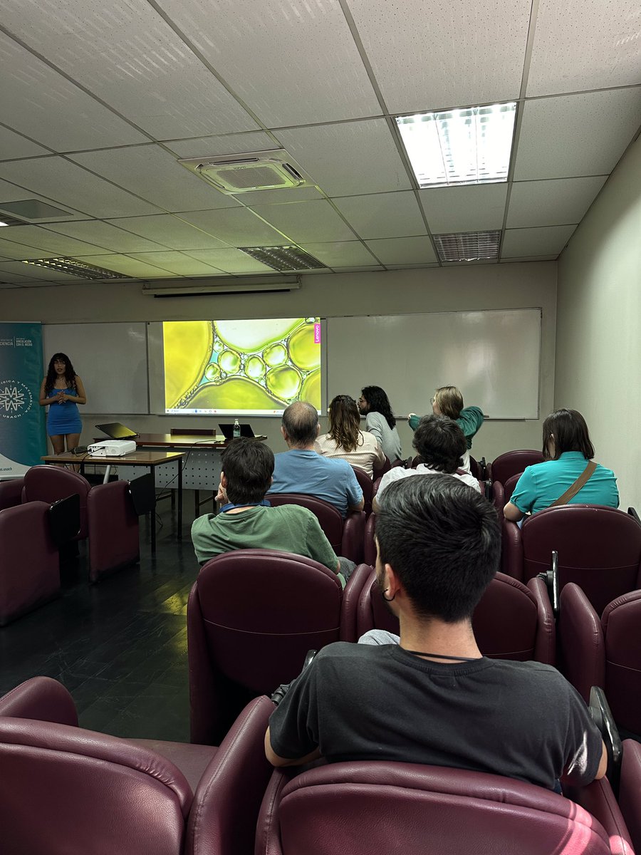 FisicaUsach's tweet photo. Cerramos con alegría el último #Fractalks de este 2023. Agradecemos a tod@s quienes lo hicieron posible. Destacamos a la Dra. Carla Hernández, @vectorasusach y a Eloísa Pérez y Bryan Valenzuela. ¡Gracias por ser parte de este viaje! https://t.co/dEVhW7aYRx