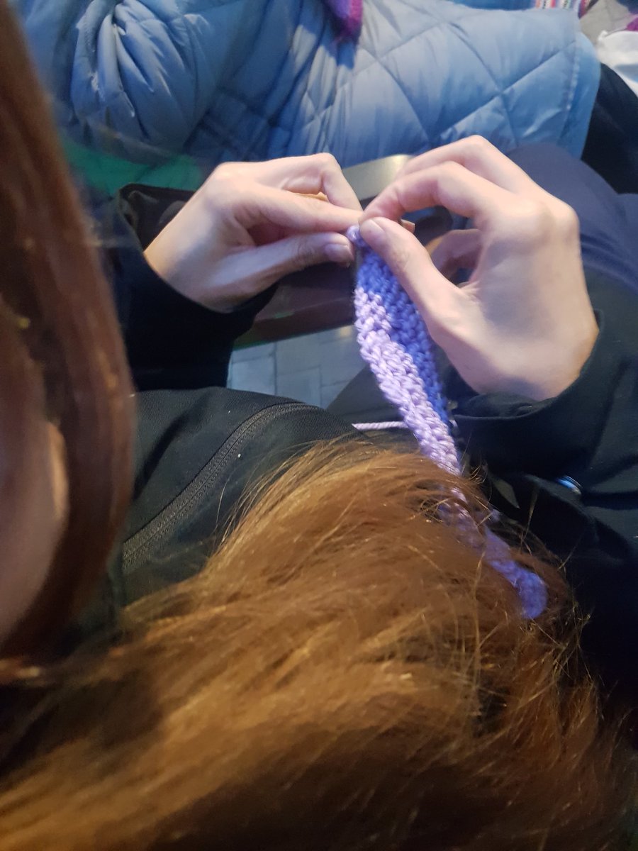 ResistiremosVKL's tweet photo. Como cada miércoles, hemos vuelto a reunirnos con las vecinas de Vicálvaro para seguir tejiendo redes contra la violencia machista .
En compañia de #viajesVicálvaro que nos han tratado increíble,agradecemos esos cuidados .
Entre-Tejiendo Vicálvaro   🧶 Enredadas Vicalvaro   💜 https://t.co/k3j9gqIStc
