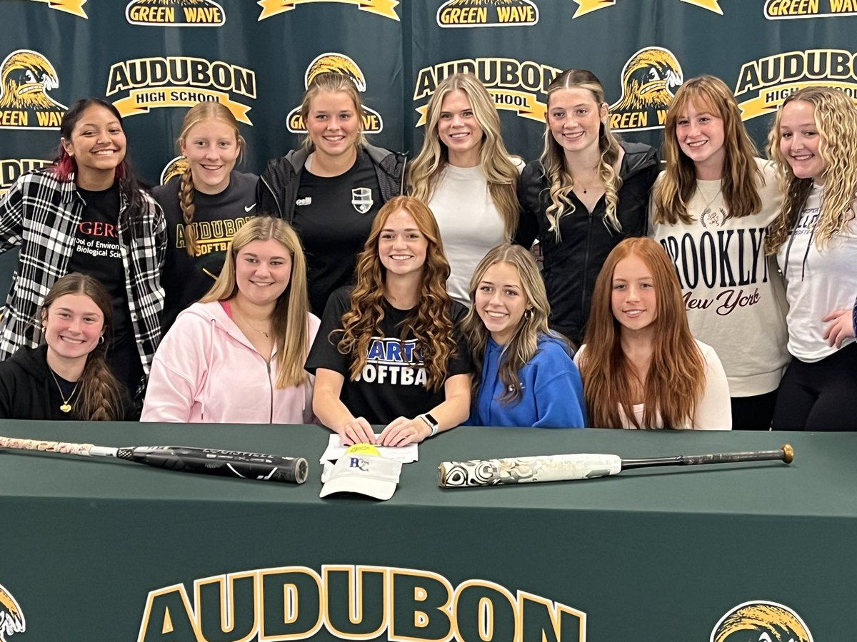 Congrats to Emily Bobo  for signing to play softball at Barton College next year.