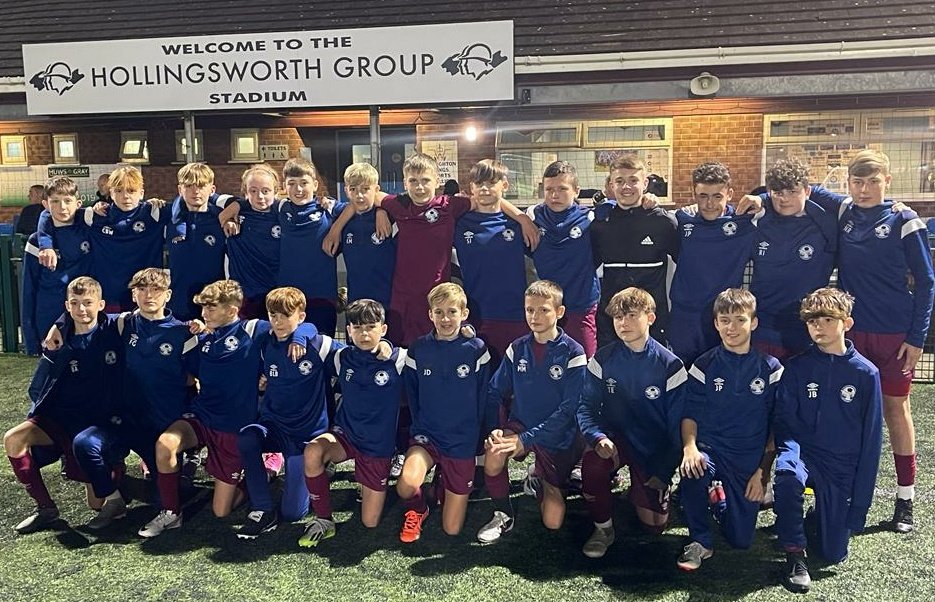 Python1980's tweet photo. Can we train for another hour please Mike? Can we do the extra session on Friday? Can't beat questions like that from the squad that you coach. Great to have ALL the lads in from @airbusacademy U14's tonight 💙⚽️🛩 https://t.co/eOBnBsl8Sj