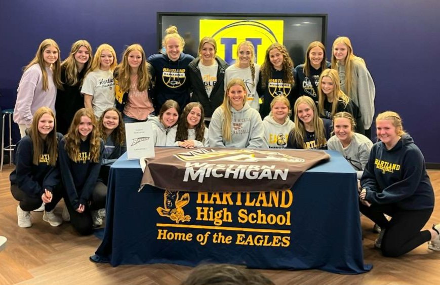 Hartland Girls Basketball tweet media