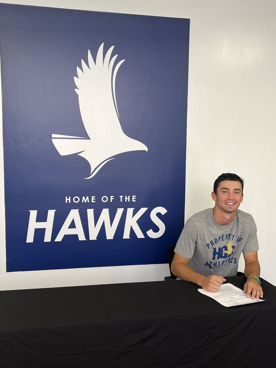 hcfl_baseball's tweet photo. Congrats to these 3 Hawks for making it official today! ✍🏼 

@treysantana18 ➡️ @MocsBaseball 
@jbowman_21 ➡️ @GovsBSB 
@LexSanchez_10 ➡️ @USFBaseball 

Proud of these guys and how they’ll continue to represent HCC Baseball going forward! 

#JucoRoute #FLjuco #Region8 #Bandits https://t.co/cH38Eoy3UR