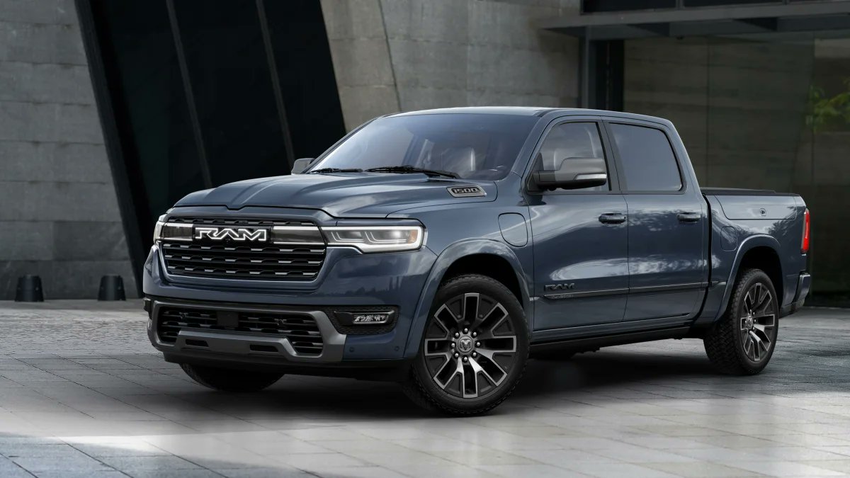 SawyerMerritt's tweet photo. This is the new RAM 1500 truck interior. https://t.co/ggWGvtkK9f