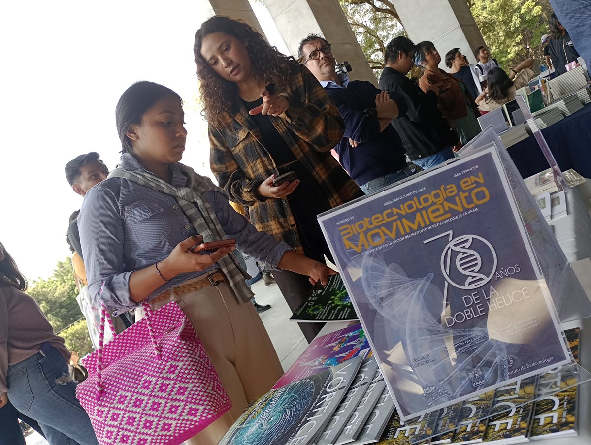 ibt_unam's tweet image. Participa Instituto de Biotecnología en la Feria Universitaria del Libro @uaemorelos

Evento organizado por @EdicionesUAEM y @crim_unam @unammorelos

Promovemos revista &quot;Biotecnología en Movimiento&quot; como oferta editorial de divulgación científica #OrgulloUNAM #OrgulloIBT