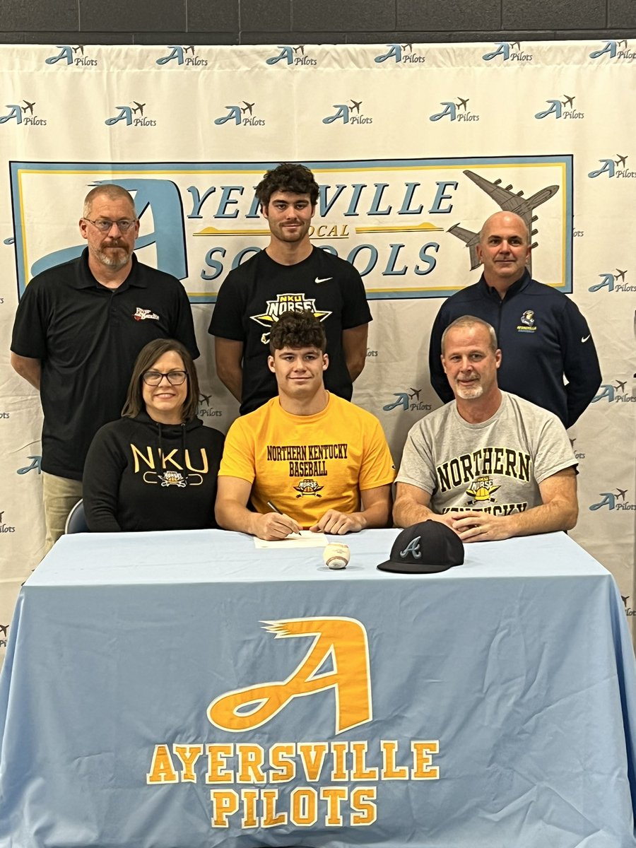 abedelano19's tweet photo. Official ✍️ @AyersvilleAD @NKUNorseBSB @CoachDintz41 @CoachMaag21 @NapoleonBandits https://t.co/ilp9jG2S9b