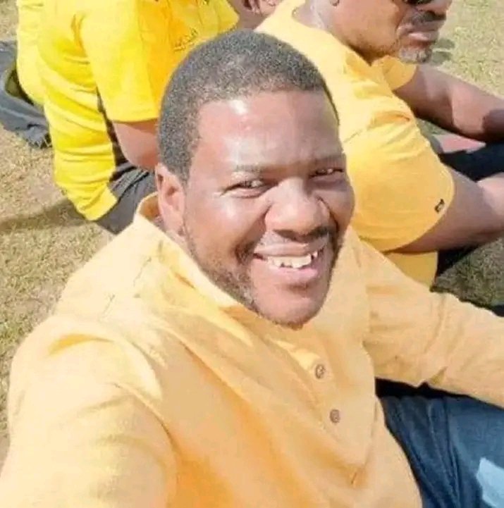 cozwva's tweet image. Beside Tshabangu,  Prof Welshman Ncube and Tendai Biti, COZWVA wil post a list of those who are fighting President Chamisa from within.  The issue is all about power. And Zanu pf because it's benefiting from the infight,  it is supporting rebels to destroy Adv Chamisa