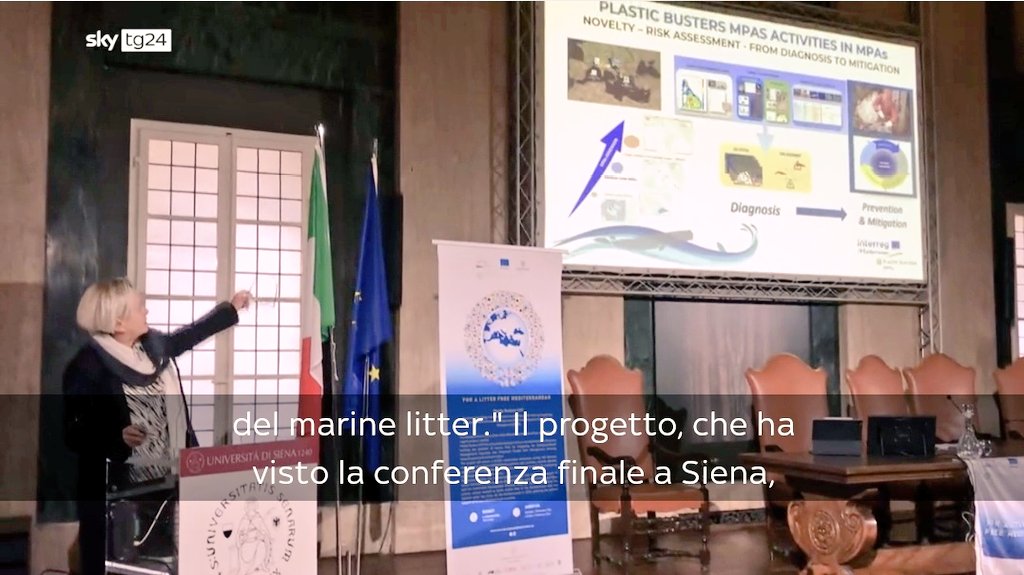 unisiena's tweet photo. 8 partner, 24 mesi, oltre un milione di euro e 7 Paesi: sono i numeri di Plastic Busters CAP.
La prof.ssa Maria Cristina Fossi ne spiega le finalità nel servizio di Sky - conferenza "Marine Litter: causes, impacts, and solutions".
https://t.co/uCGESaQJmH
#PlasticBusters https://t.co/8C4ZjDBes6