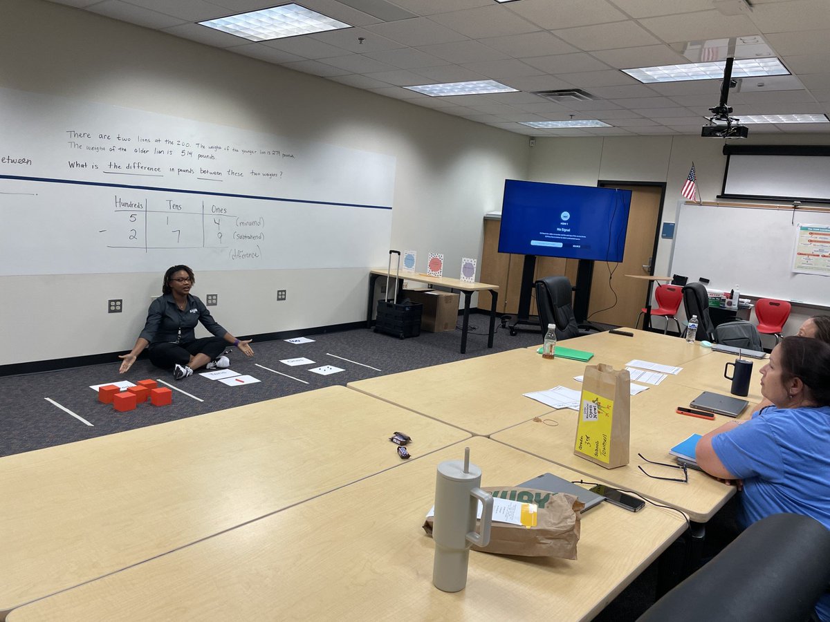 roxy_glass's tweet image. 3-5Math Modeling using base ten blocks #PLCs #CPAmodel #conceptualunderstanding @TownsellElem
