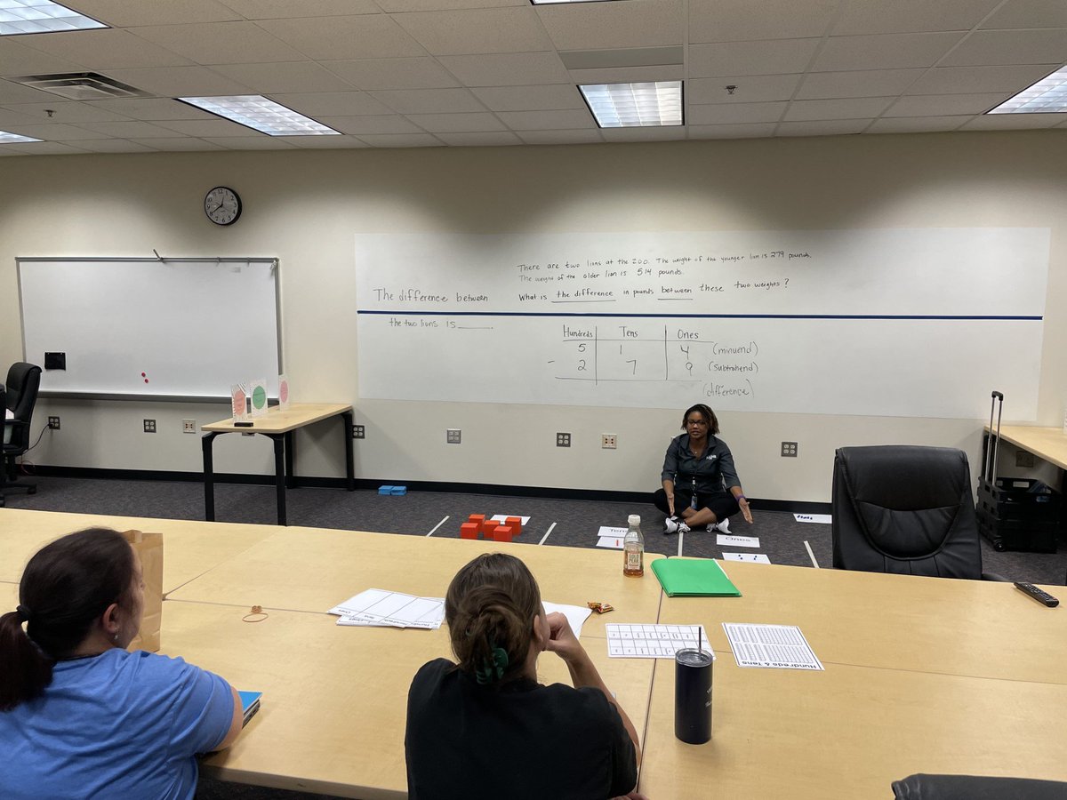 roxy_glass's tweet image. 3-5Math Modeling using base ten blocks #PLCs #CPAmodel #conceptualunderstanding @TownsellElem